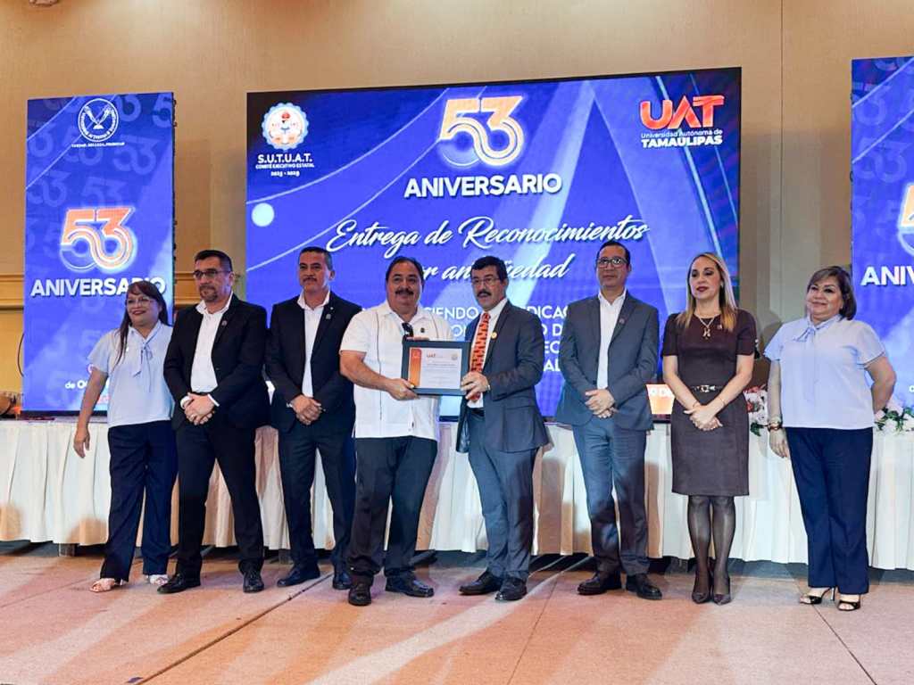 Reconoce Dámaso Anaya a trabajadores universitarios en el 53 Aniversario del&nbsp;SUTUAT